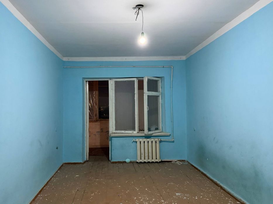 3/5/5,метро Алмас,Ахангаранское Шоссе , можно под Ипотеку 
Метро Алмас