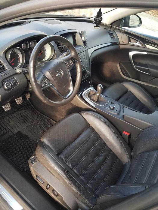 Opel Insignia 2.0 BiTurbo 4x4 195cp