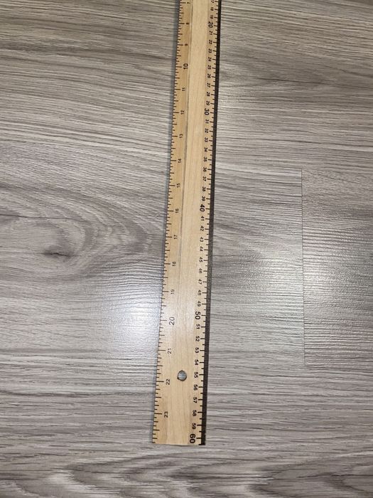 Teu din lemn, cu rigla