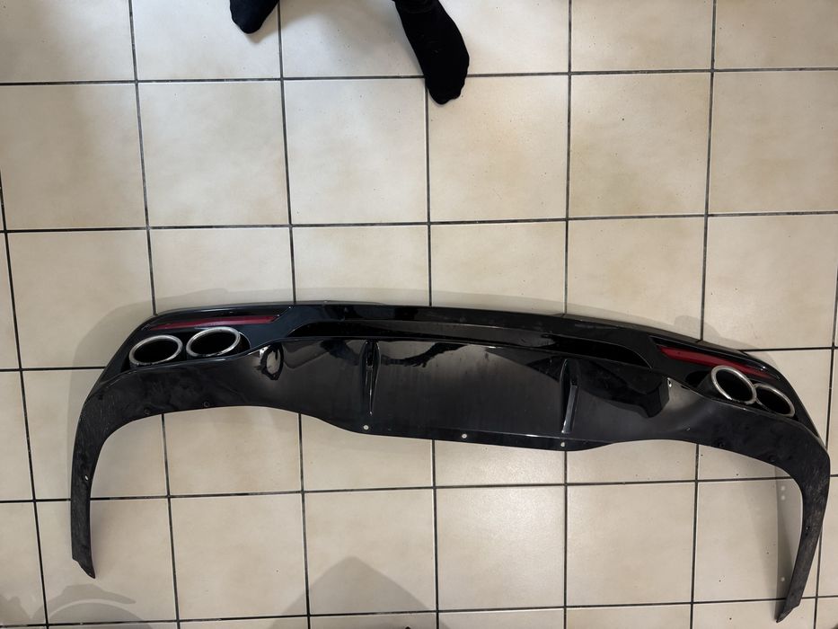 Kia stinger Дифузер с метвлни накрайници