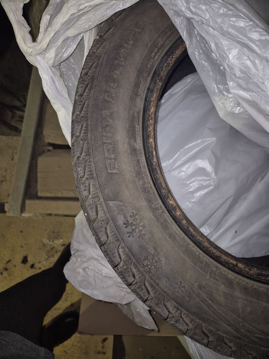 Шины 185/65/15 лето+зима(шипы)