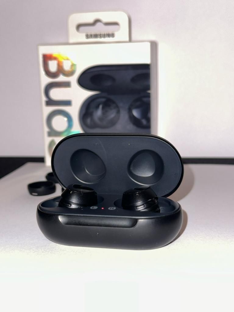 Vând Galaxy BUDS impecabile