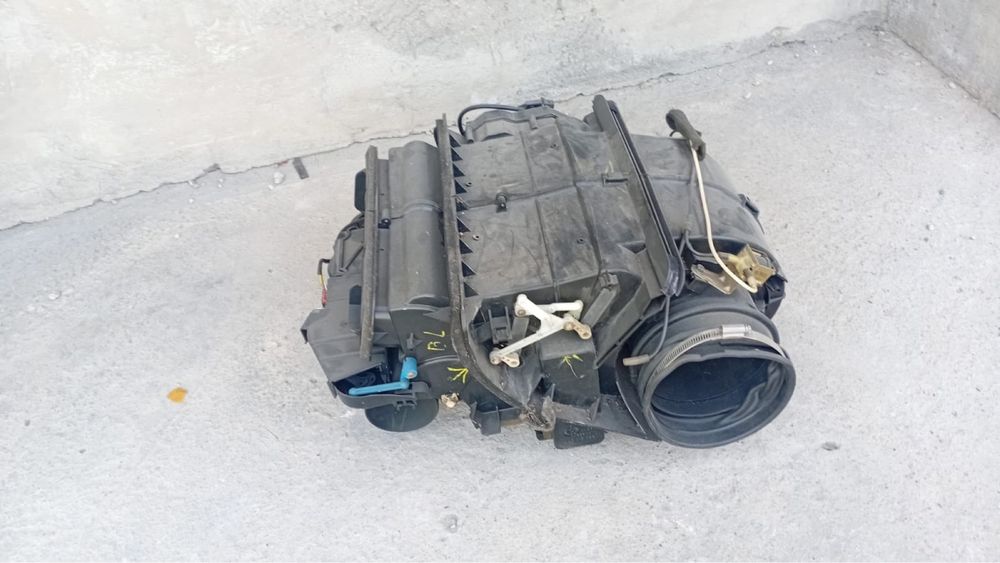 Печка корпус под климат контроль на Ауди 100 А6 С4 кузов.