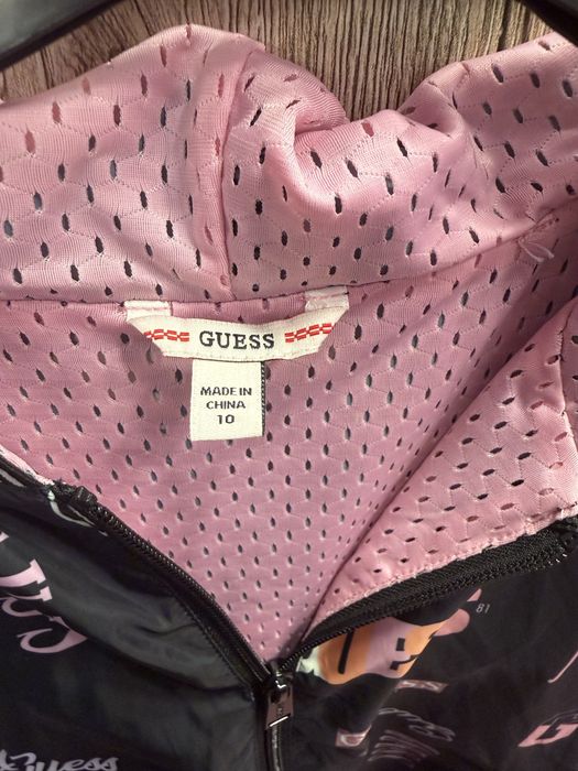 Ветровка яке Guess