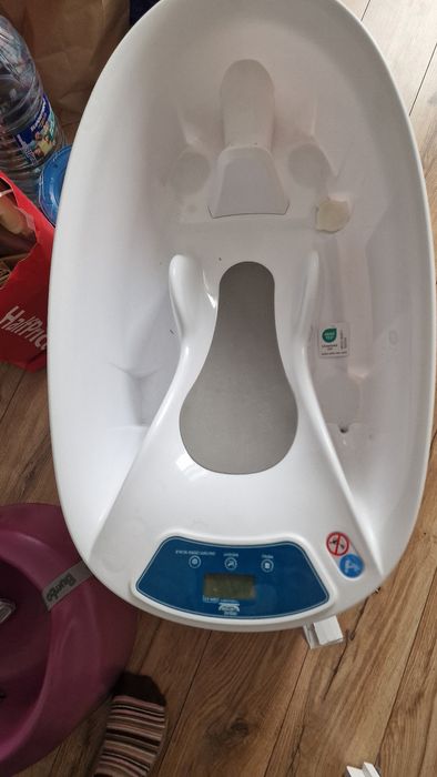 Cadita 3 in 1 Aquascale, include stand, cantar digital si termometru