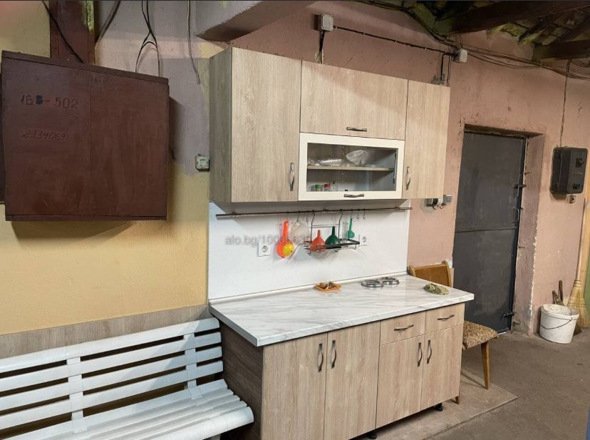 Продава се Промишлена сграда в с. Зимница, Област Ямбол - 2200 кв.м за 25 €/кв.м - Снимка #3