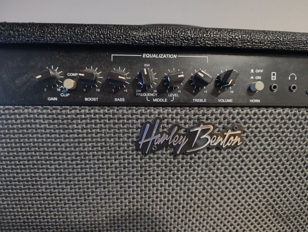 Усилвател - кубе за бас китара Harley Benton HB80B