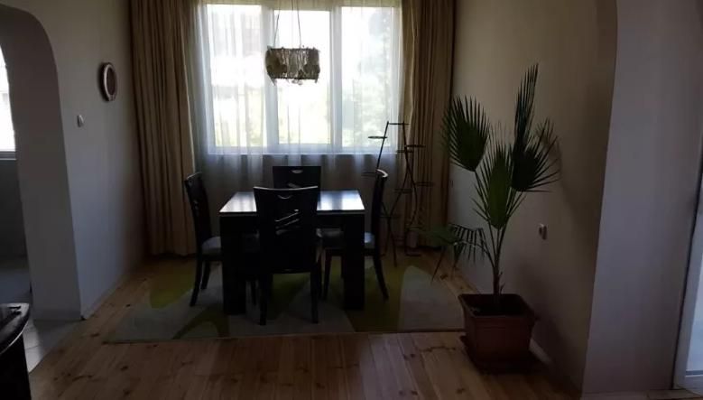 Тристаен апартамент под наем в кв. Кючук Париж