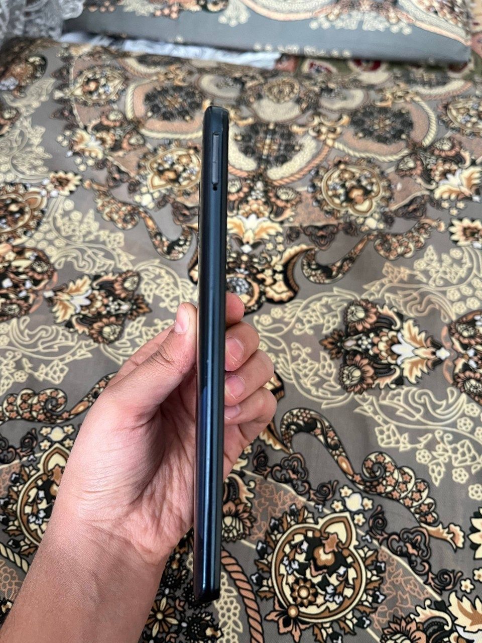 Samsung a30s 4/64gb xolati yaxshi 2ta 3ta mayda kamchiliklari bor