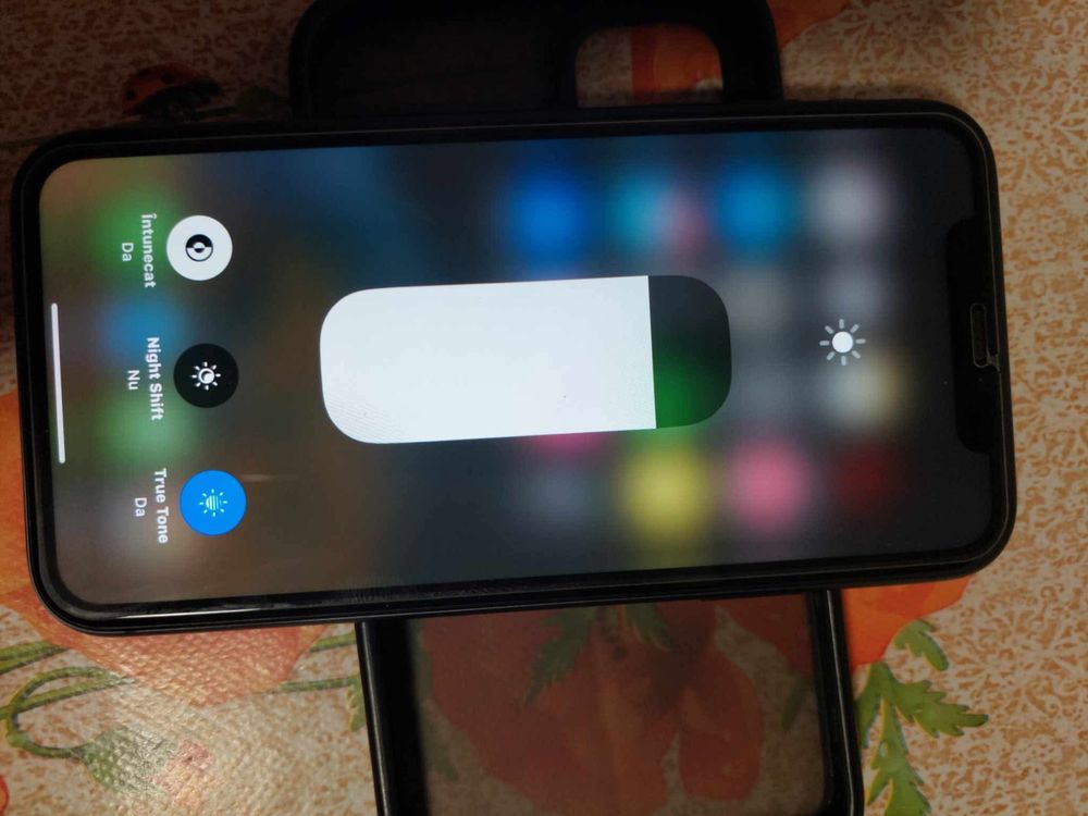 Vand iphone 11 128 sanatate 76