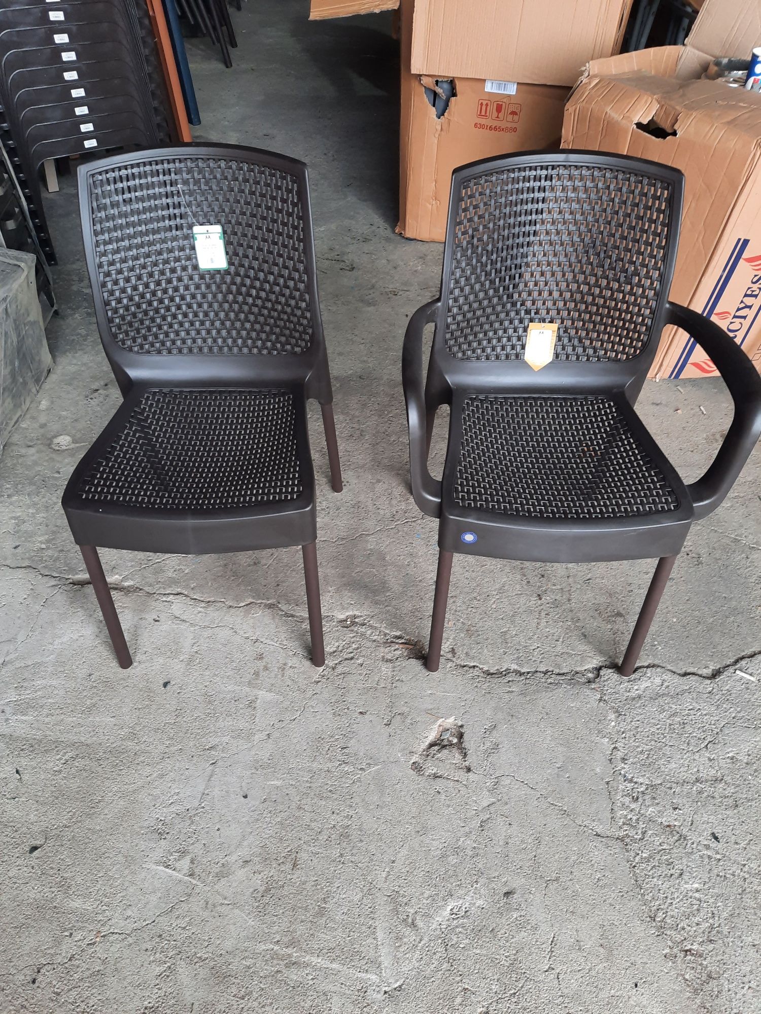 Пластмасови столове/Метални столове/Трапезни столове и маси