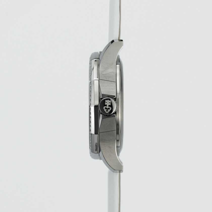 Corum Admiral's Cup Legend 38 Mystery Moon Watch 384.101.47/F149 AN01