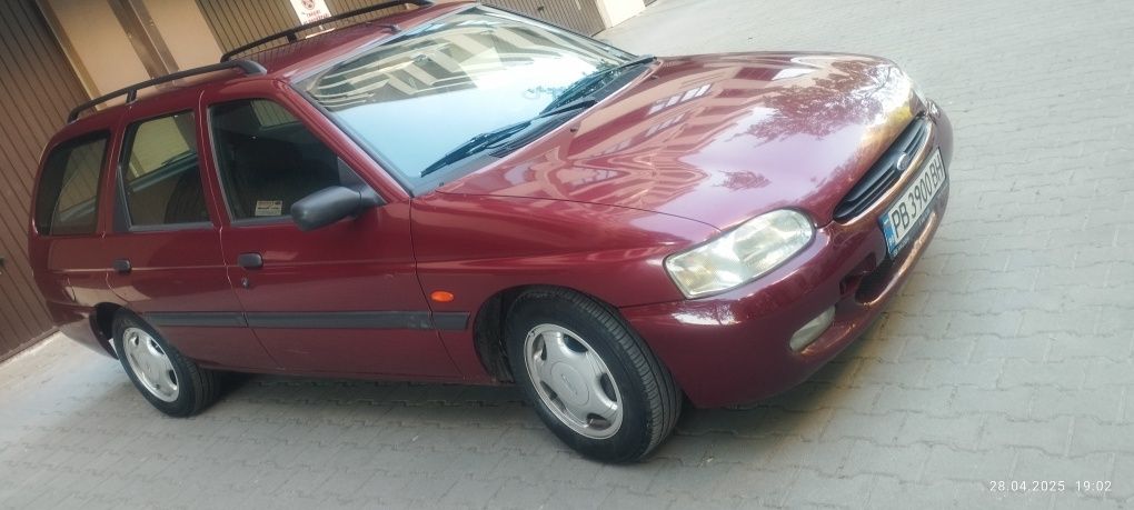 Форд Ескорт 1.6 v