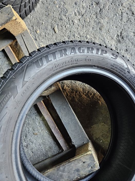 2 anvelope iarna 205 55 16 Goodyear 7mm