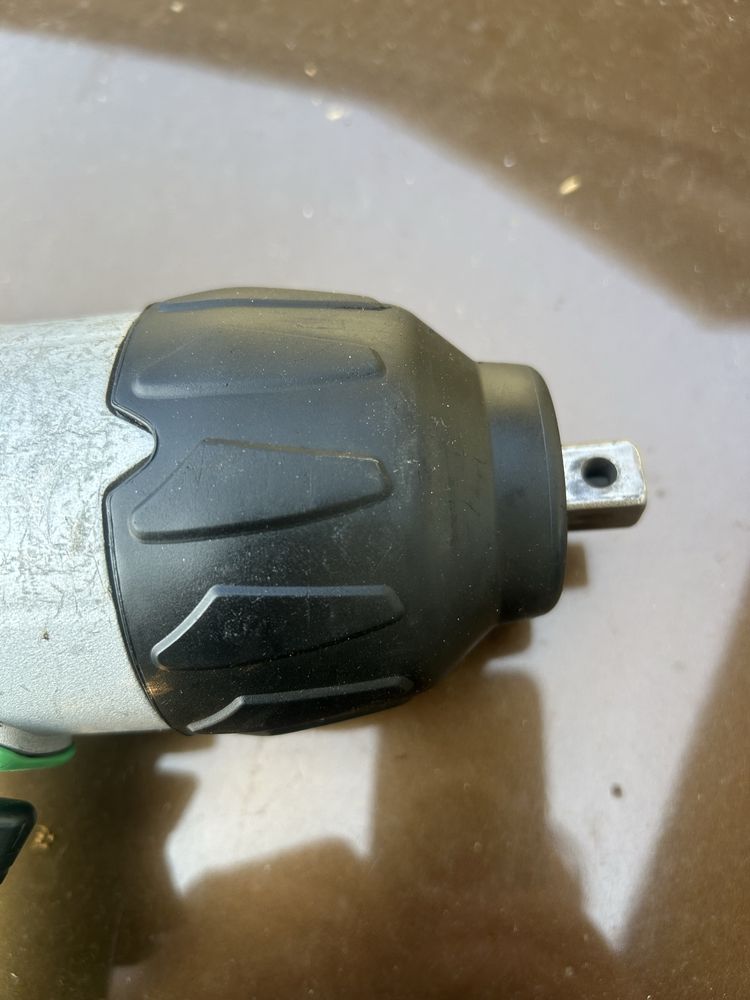 Masina de însurubat Hitachi WR 16 SA model profesional