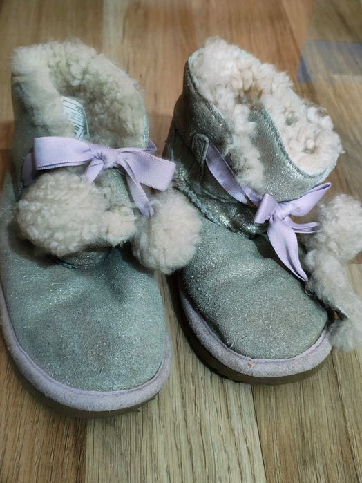 Ghete cizme UGG fete 28 29 gratis adidasi