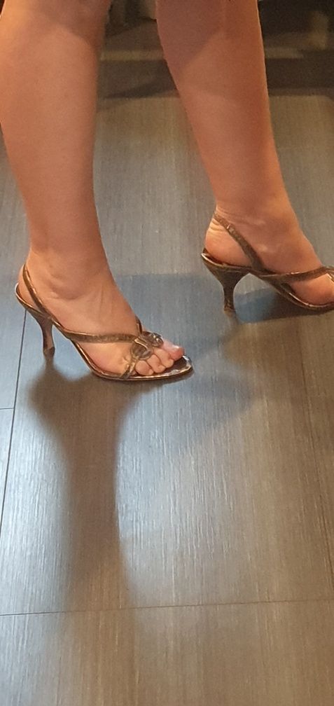 Sandale elegante , de firma , din piele