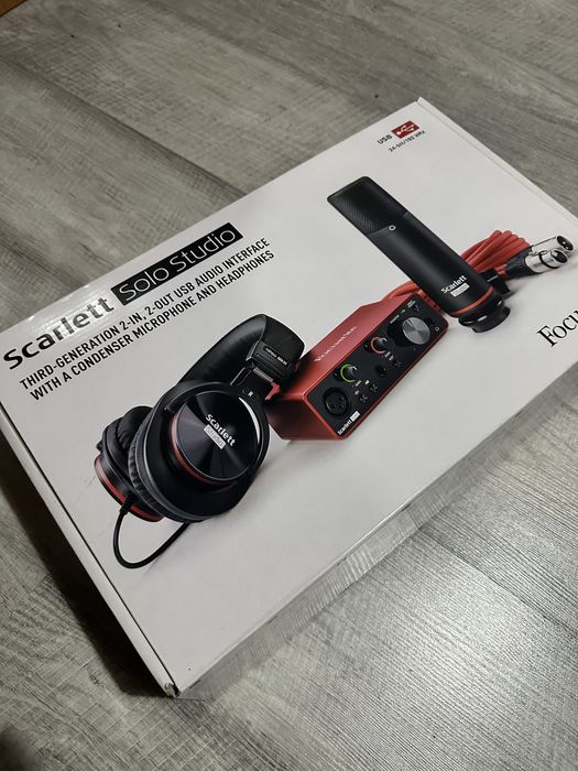 Звуковая карта Focusrite Scarlett Solo Studio 3th Gen