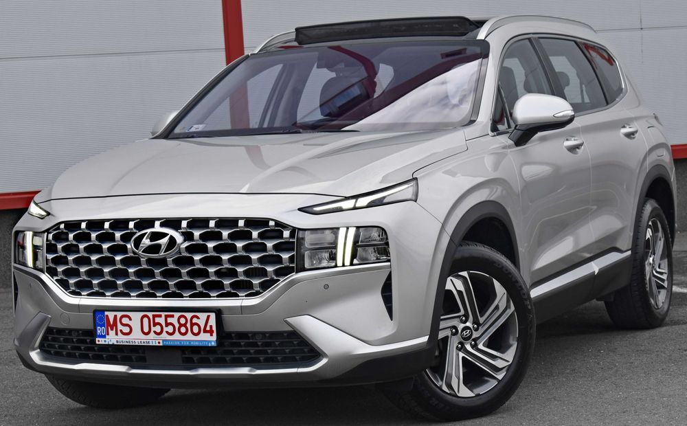 Hyundai Santa Fe~2021~Trapa~RAR~Distronict~Keyless~4x4~GARANTIE