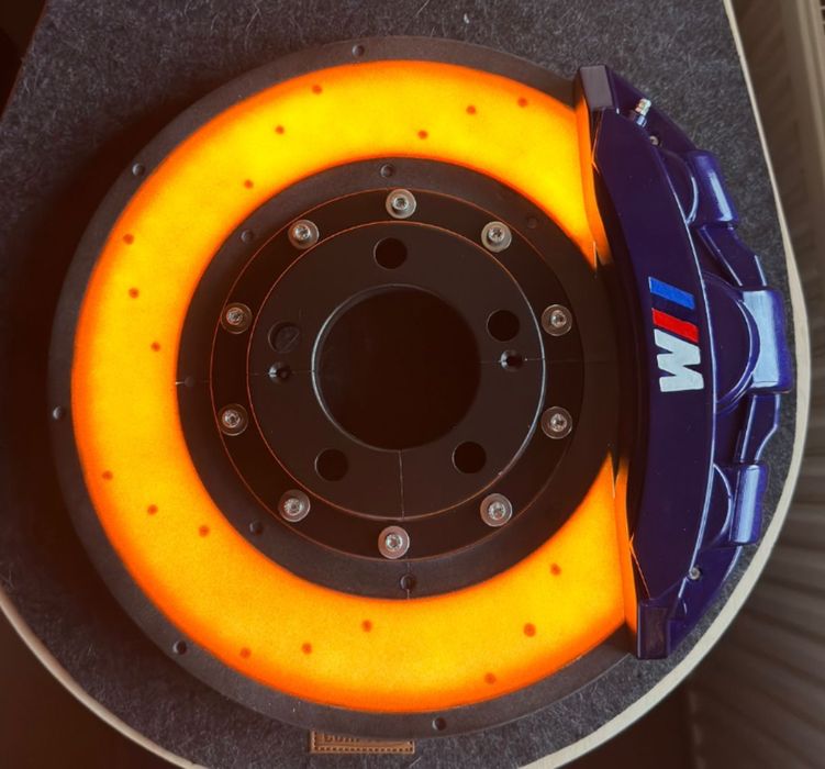 Bmw  спирачен диск лампа