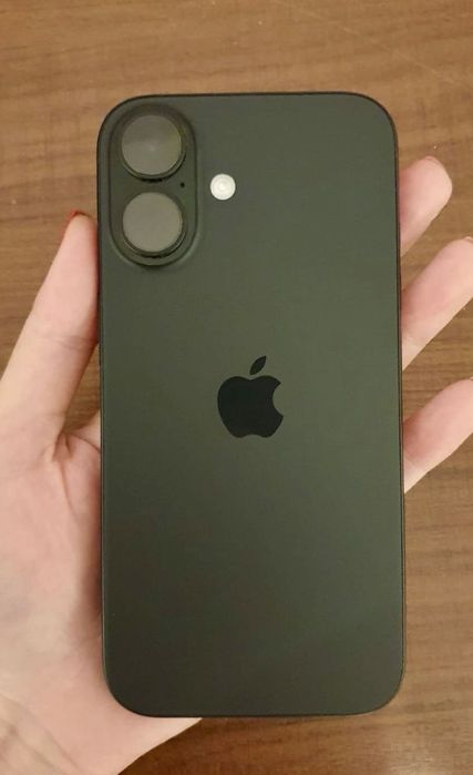 iPhone 16 black 128 gb