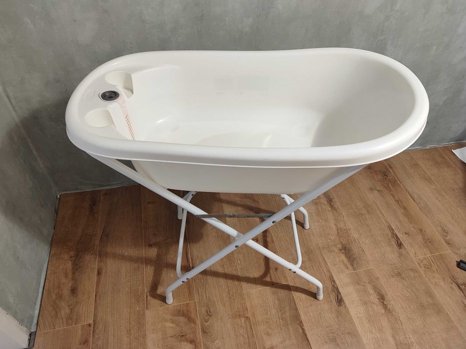Бебешко корито/ваничка със стойка
