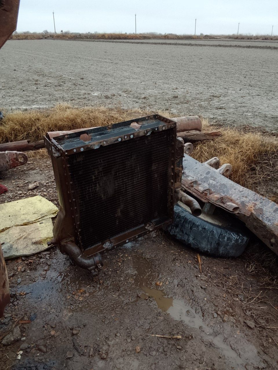 Radiator sotiladi holati yaxshi altayniki hech qanaqa aybi yo‘q