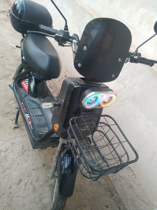 Скутер сотилади холати янги