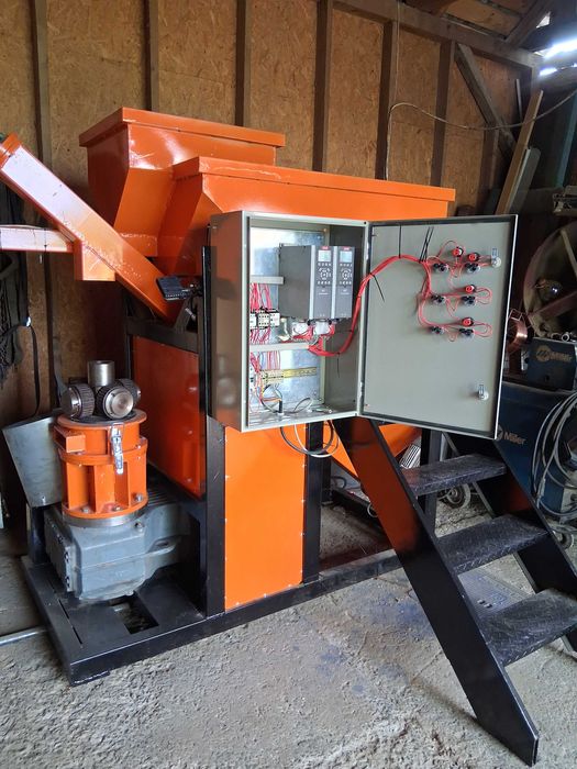Vand presa - masina peleti 11 kw-cu convertizor