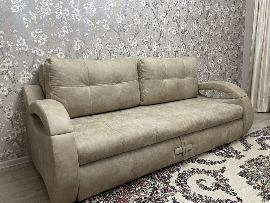 Продам диван для гостиной