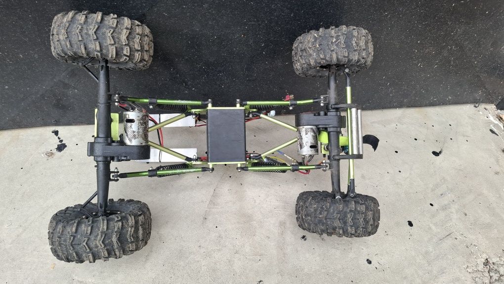 Rc crawler катерач