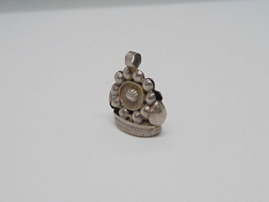 Deosebit pandantiv vechi din argimt