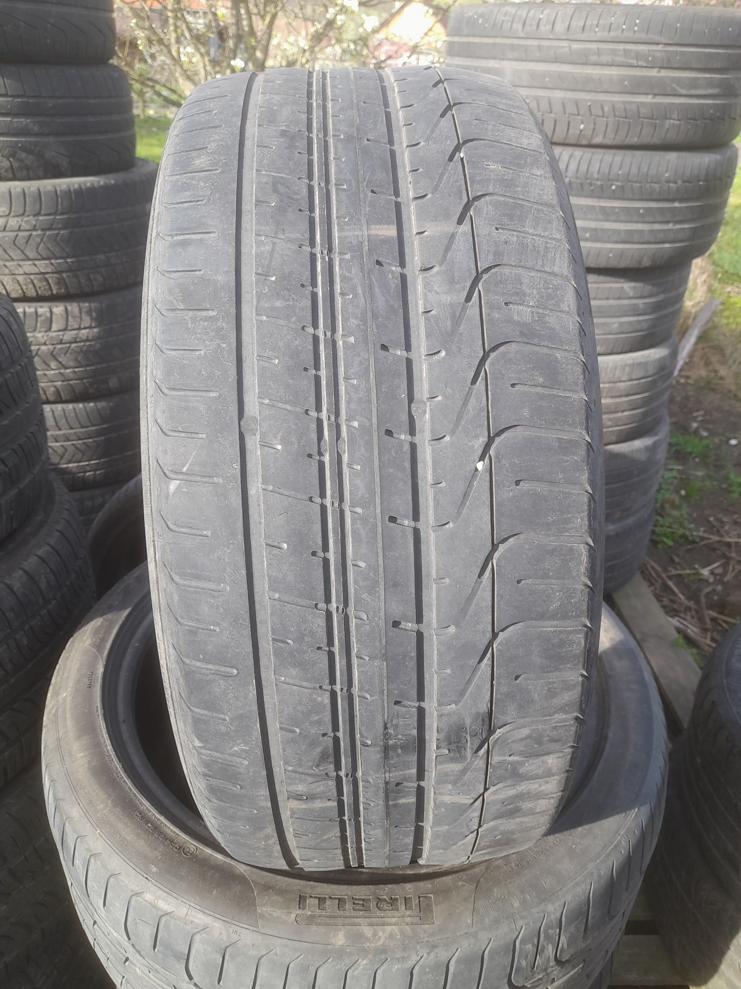 Vând set 4 anvelope 255 40 20 pireli bune de vara