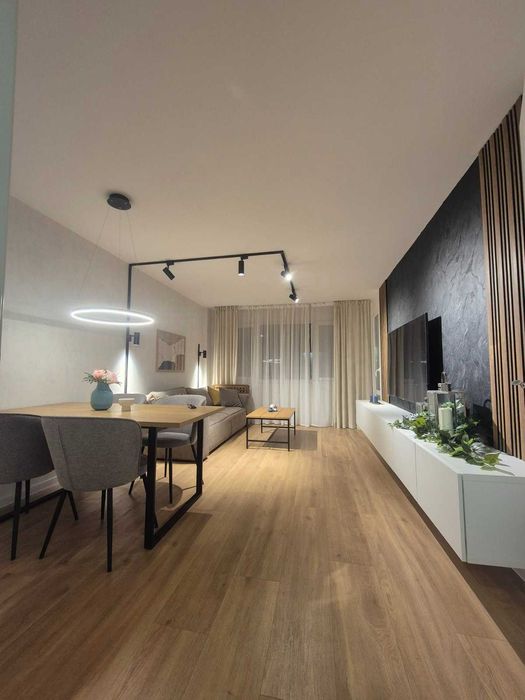 Продава се Четиристаен апартамент в Плевен, Дружба 3 - 84 кв.м за 1354 €/кв.м - Снимка #1