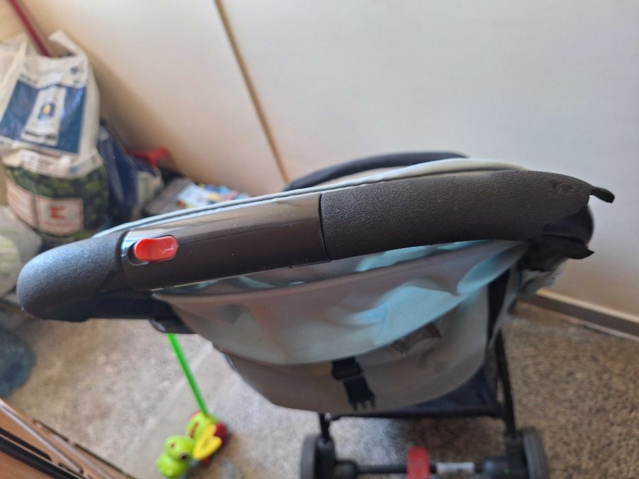 Продавам лятна количка тюркоаз