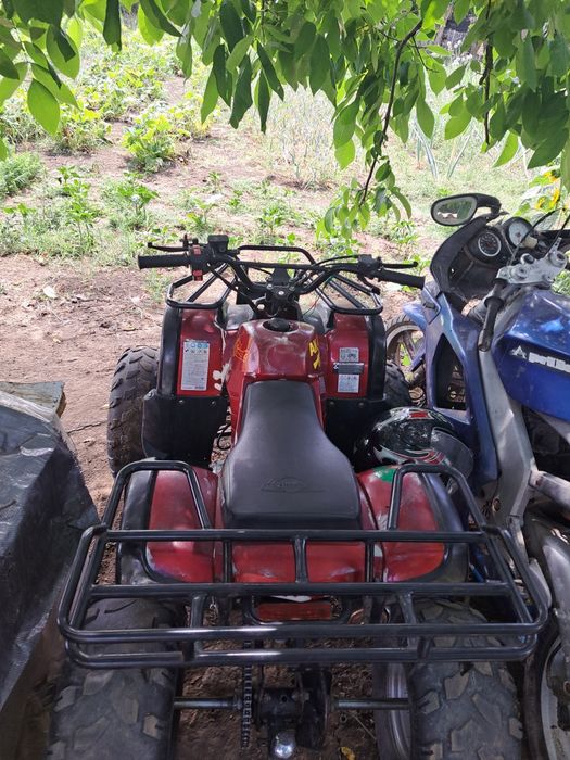 Vând ATV foarte bun