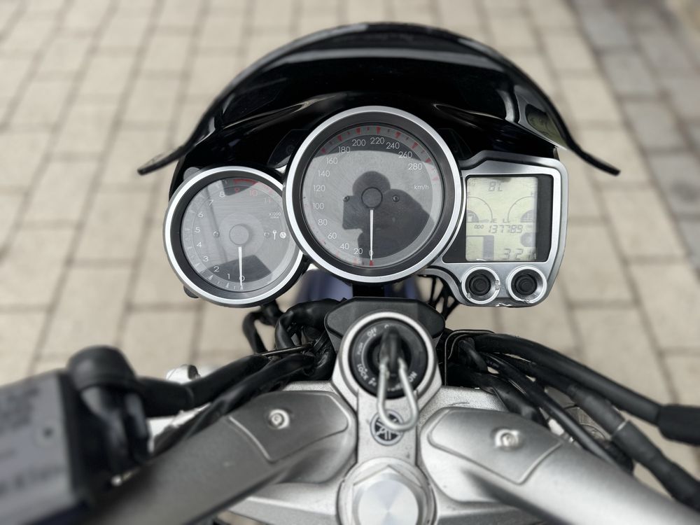 Yamaha FJR 1300 street fighter