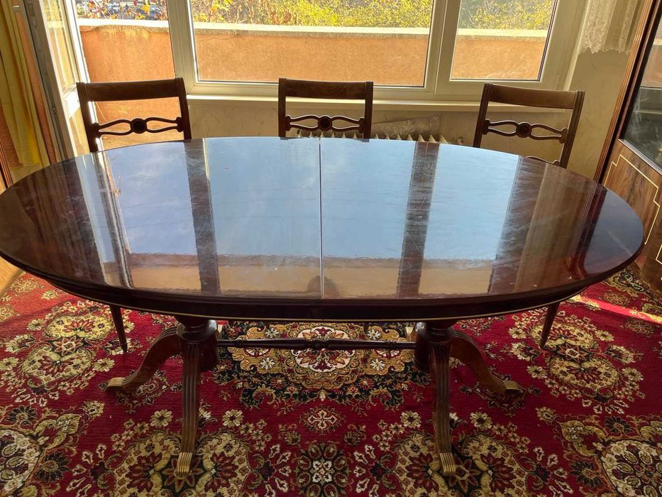 Старинна, антична, ретро разтегателна маса със столове