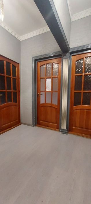 Чиланзар 25. 3 Х комнатная 2 х 6 балкон Улучшенная  планировка