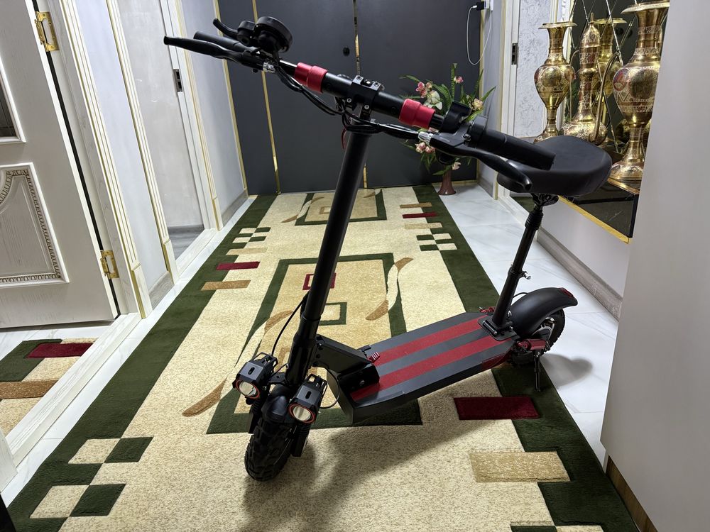 Электро самокат, USER MANUAL C8 Electric Scooter