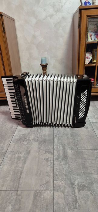 Акордеон Roya standart Meteor 80 баса