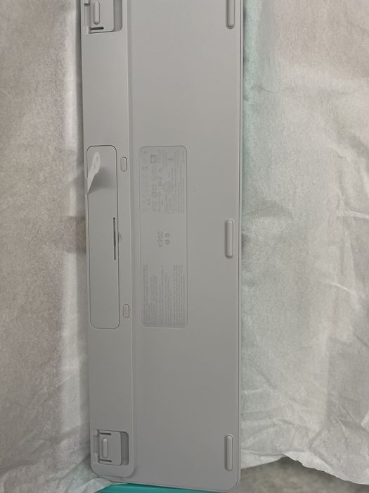 Logitech Signature Slim K950 безжична клавиатура