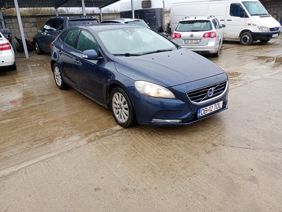 Vând Volvo v 40 d2