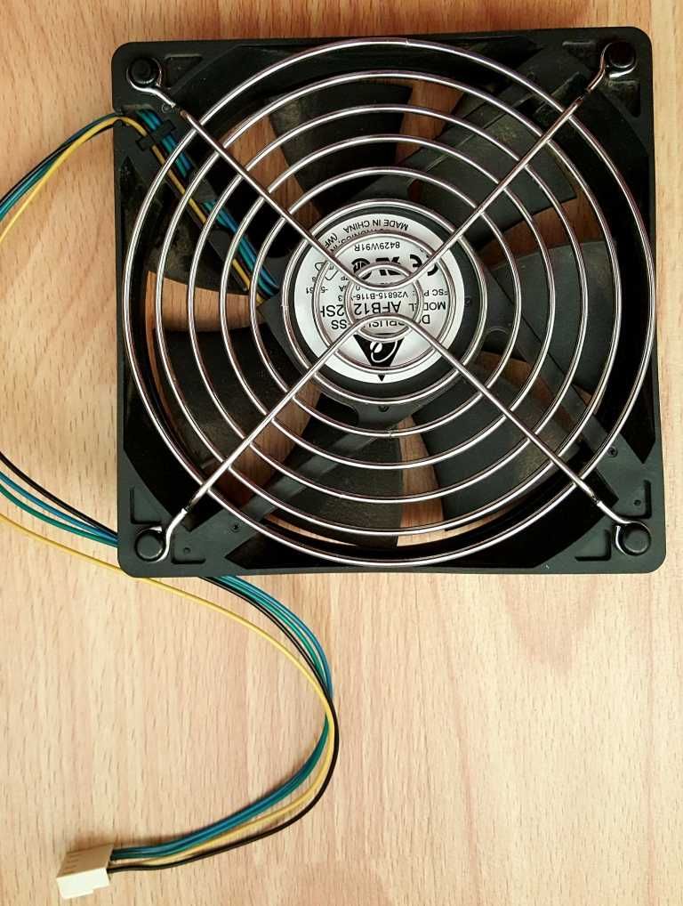 Cooler ventilator calitate Brushless 12 V și 0,8 A cu apărătoare