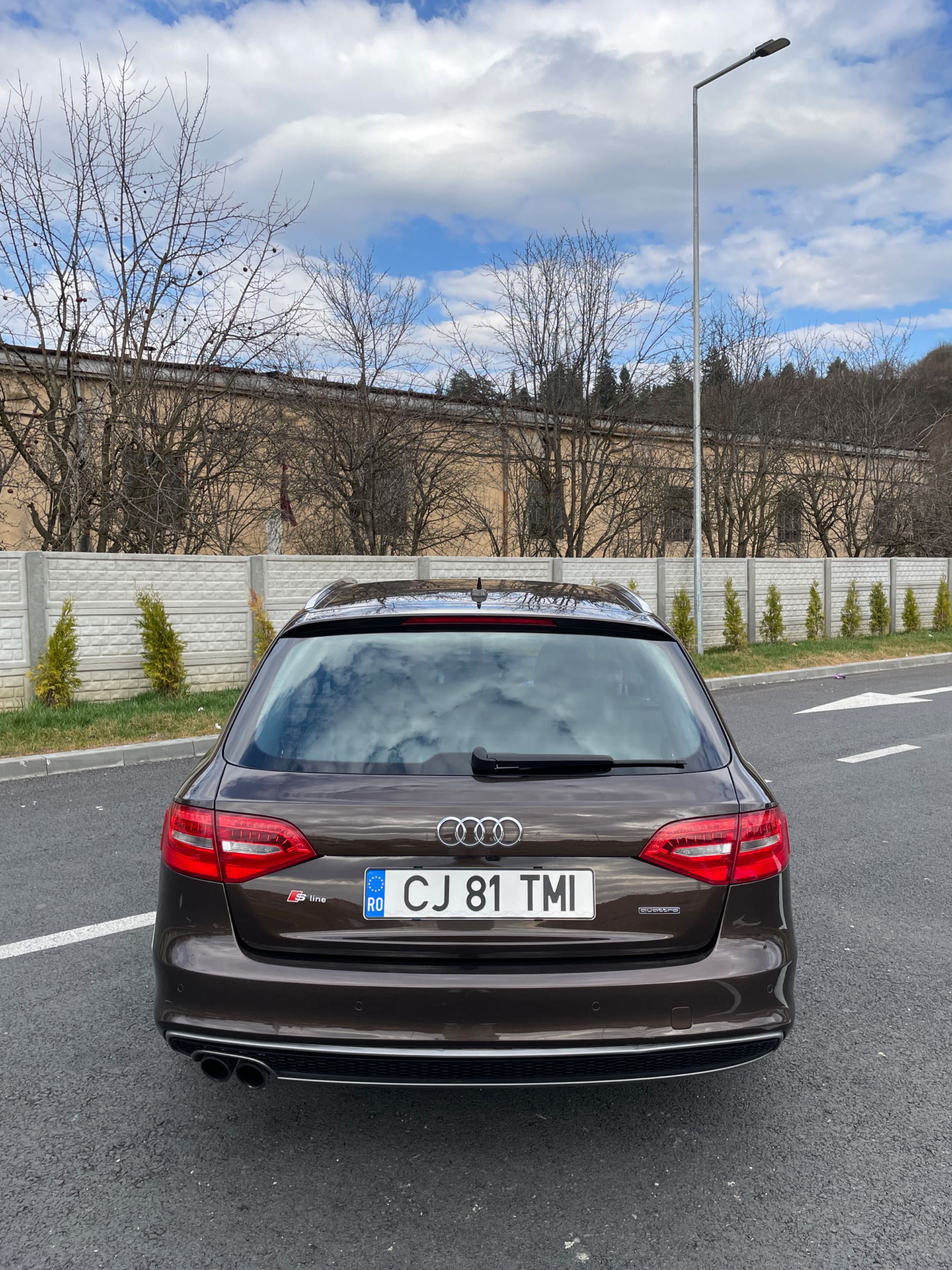 Audi A4 S-Line 2.0 TDI 177cp Quattro Mokka Brown