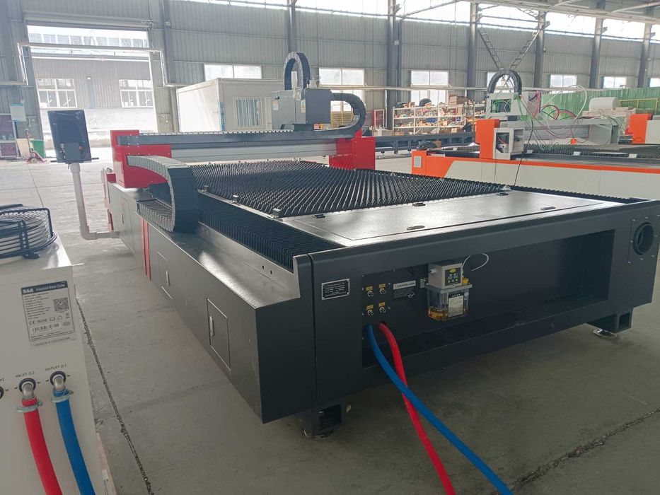 Vand CNC cu laser pentru taiat 3KW - NOU
