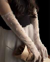 дълги бели ръкавици с перли