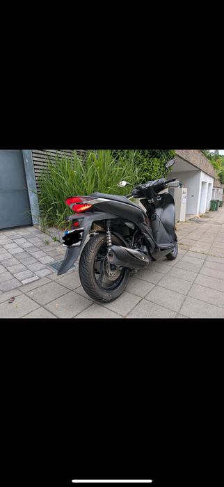 Inchirieri scuter Delivery Glovo Bolt Tazz