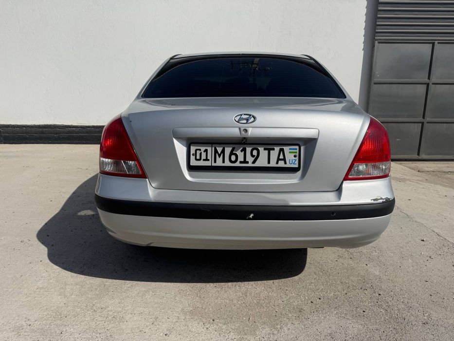 Продаеться Hyundai Elantra 2000 года выпуска