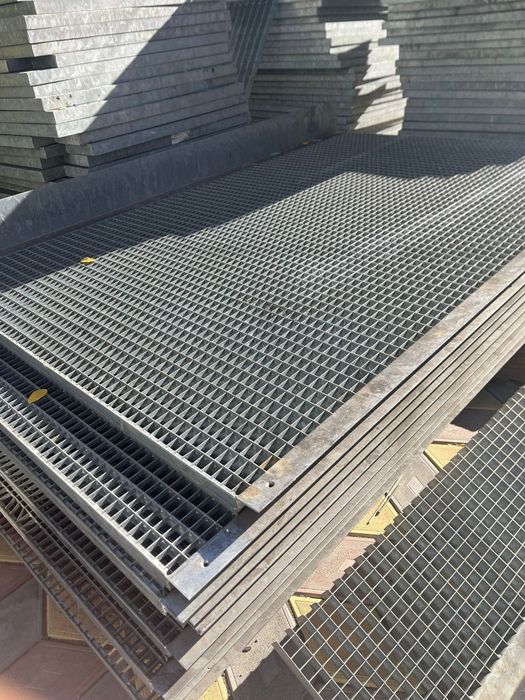 Grilaje zincate gretare zincate platforme